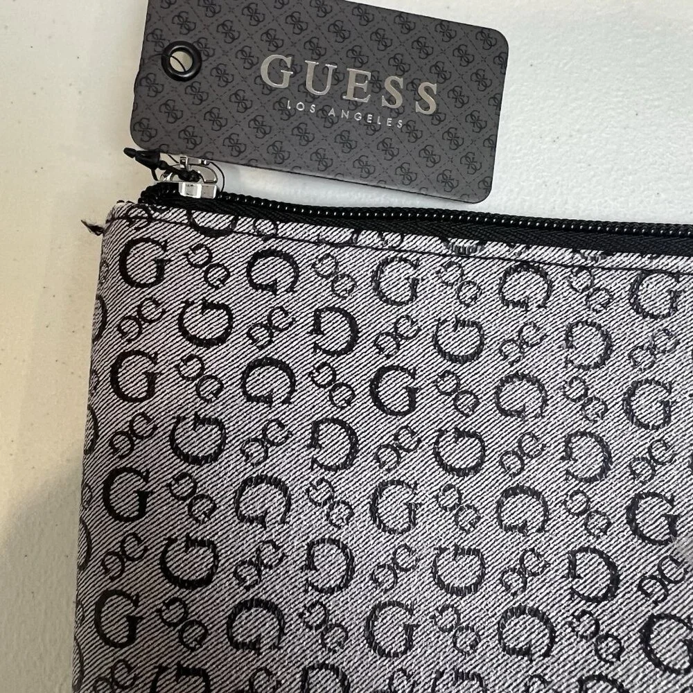 Guess Junction Travel Makeup Bag Zipper 8”x10” New With‎ Tags